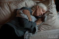 专家建议老年人不要睡太早：9点以后再入睡可减少老年痴呆风险